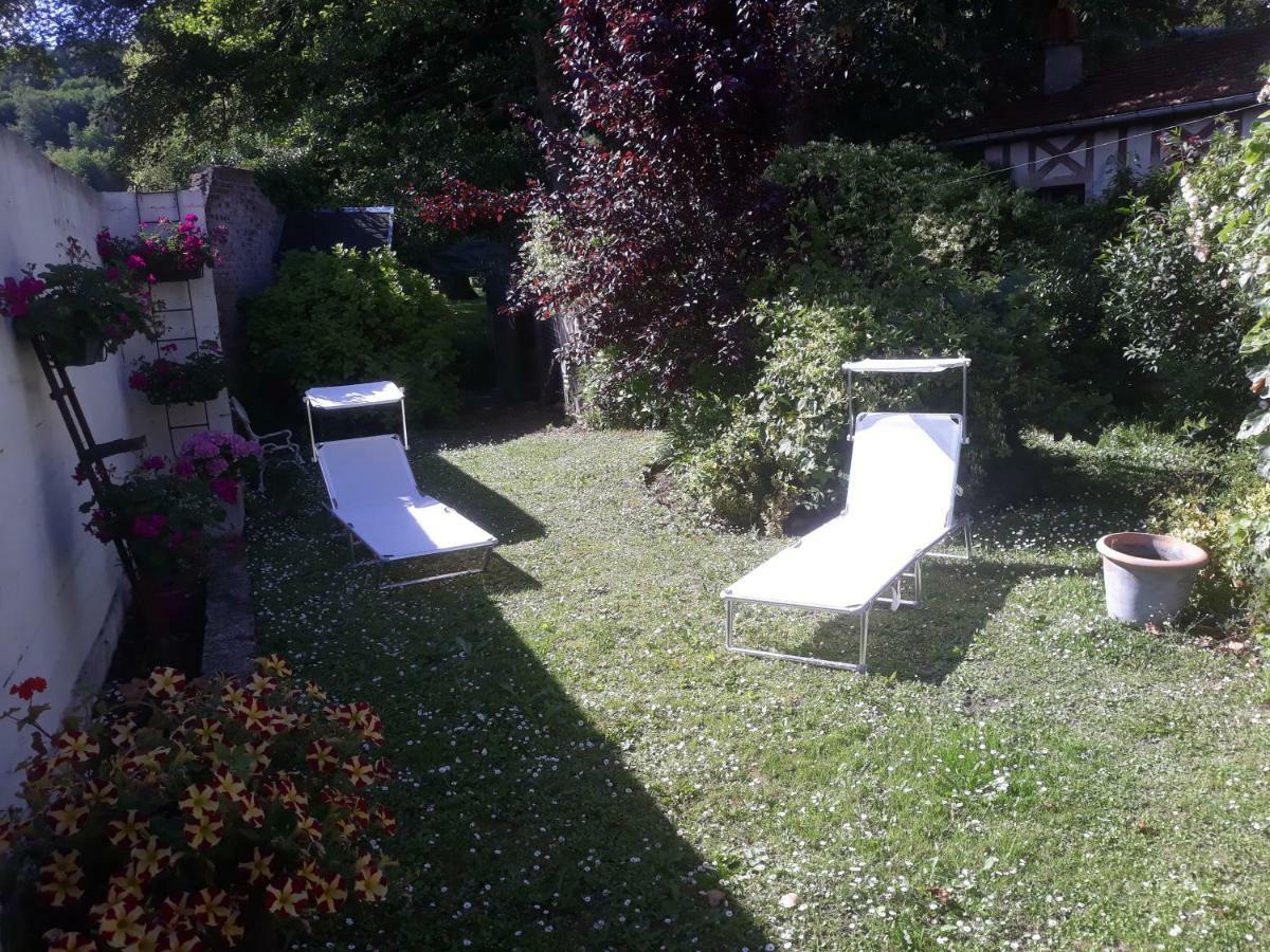 Gite Au Bord Du Lac Montville ภายนอก รูปภาพ
